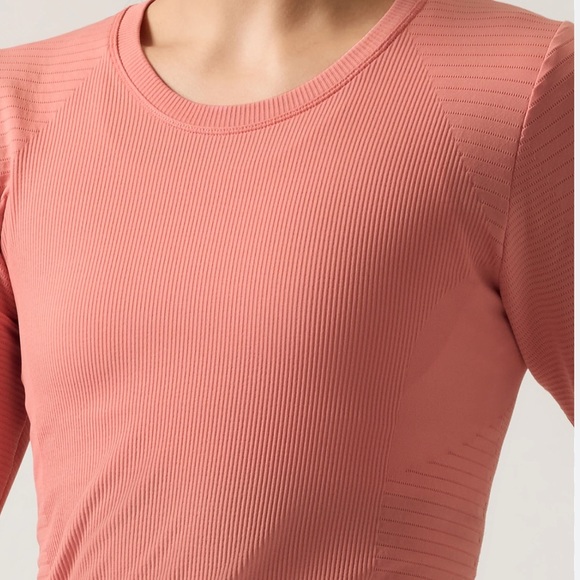 Athleta Tops - Athleta Flurry Blizzard Seamless Top